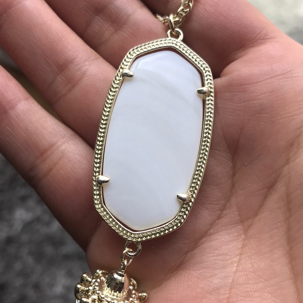NWOT Kendra Scott Rayne Necklace in White Pearl - Picture 2 of 5